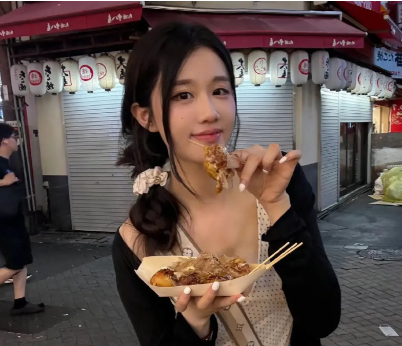 轩子巨2兔开店亏200万，称想找个人嫁了，公开择偶标准后，网友：怎么像找合伙人？